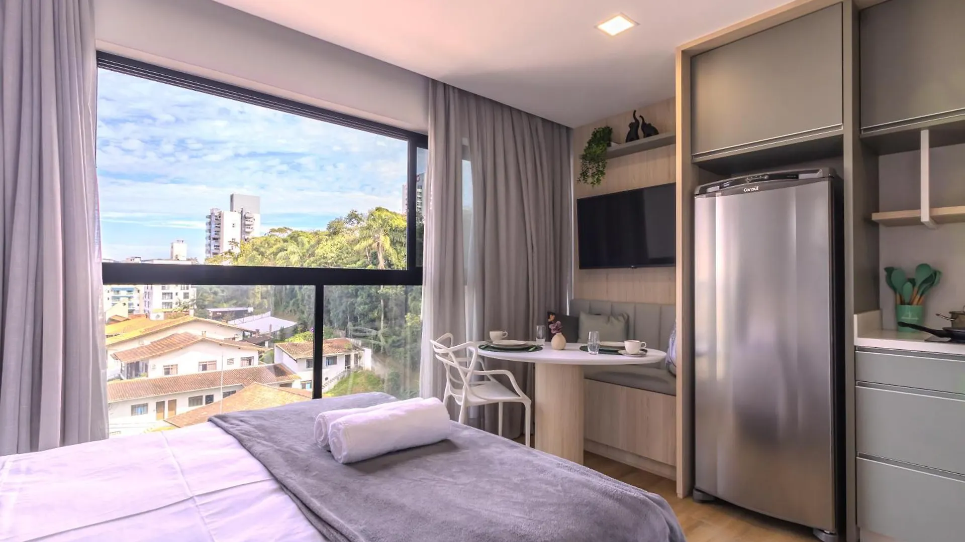 Apartamento Loft Novo Todo Mobiliado Com Wifi Piscina E Proximo A Oktober Blumenau