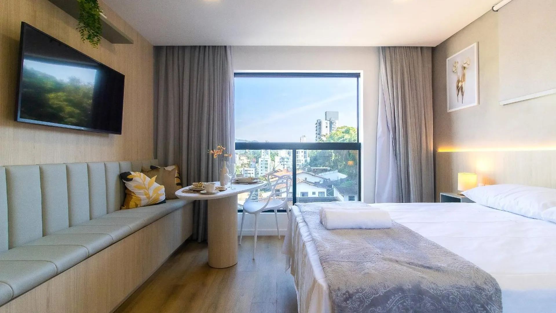 Apartamento Loft Novo Todo Mobiliado Com Wifi Piscina E Proximo A Oktober Blumenau 0*,  Brasil