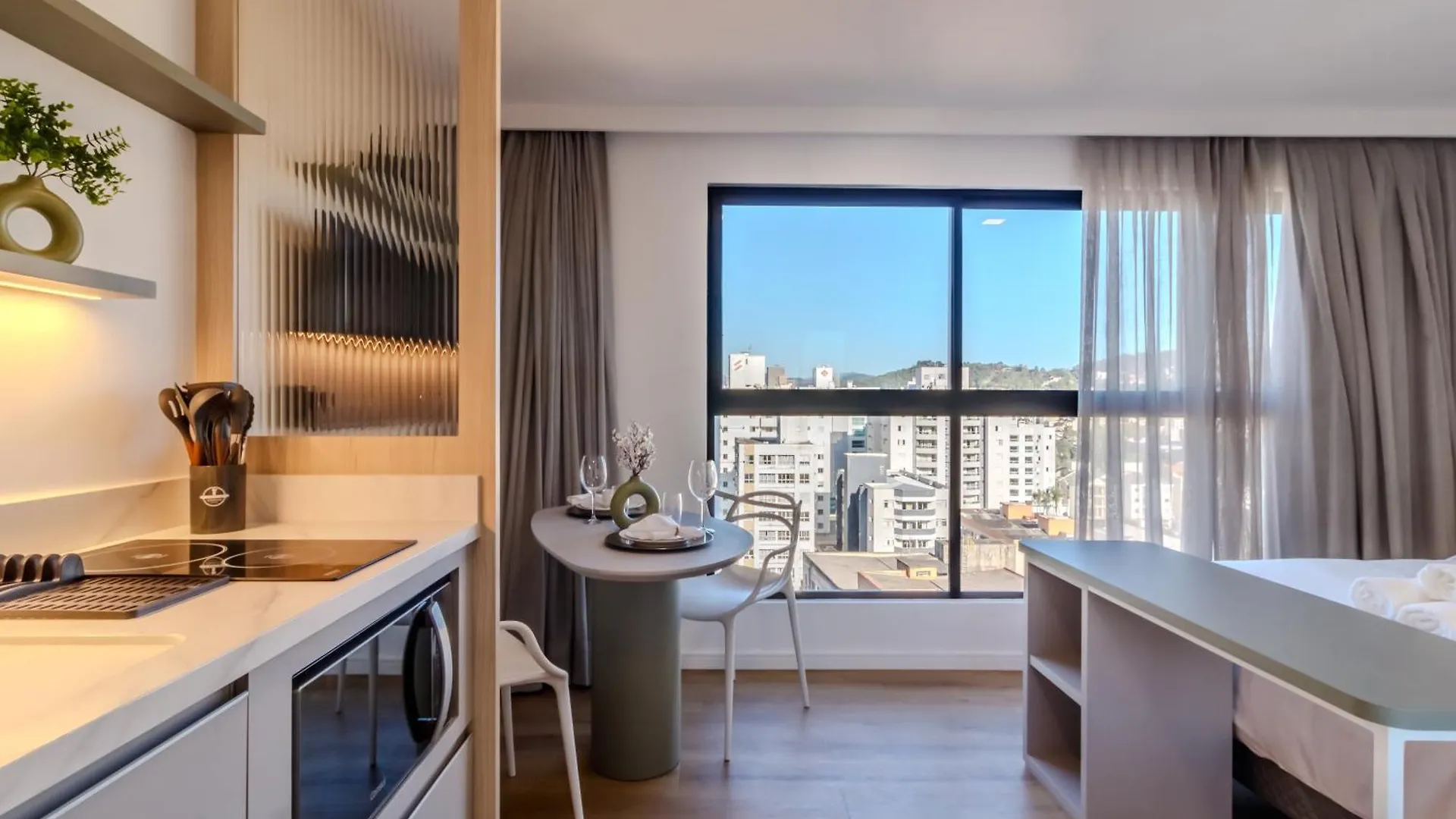 Loft Novo Todo Mobiliado Com Wifi Piscina E Proximo A Oktober Lejlighed Blumenau Brasilien