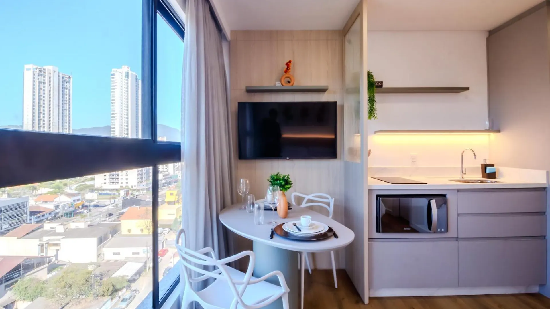 Loft Novo Todo Mobiliado Com Wifi Piscina E Proximo A Oktober Lejlighed Blumenau 0*,  Brasilien